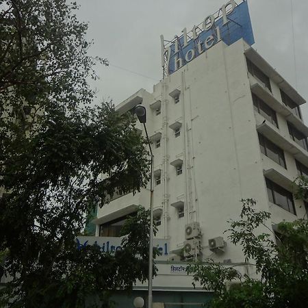 Hiltop Hotel Мумбаи Экстерьер фото