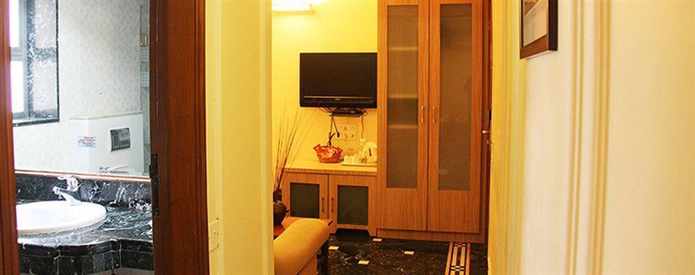 Hiltop Hotel Мумбаи Экстерьер фото