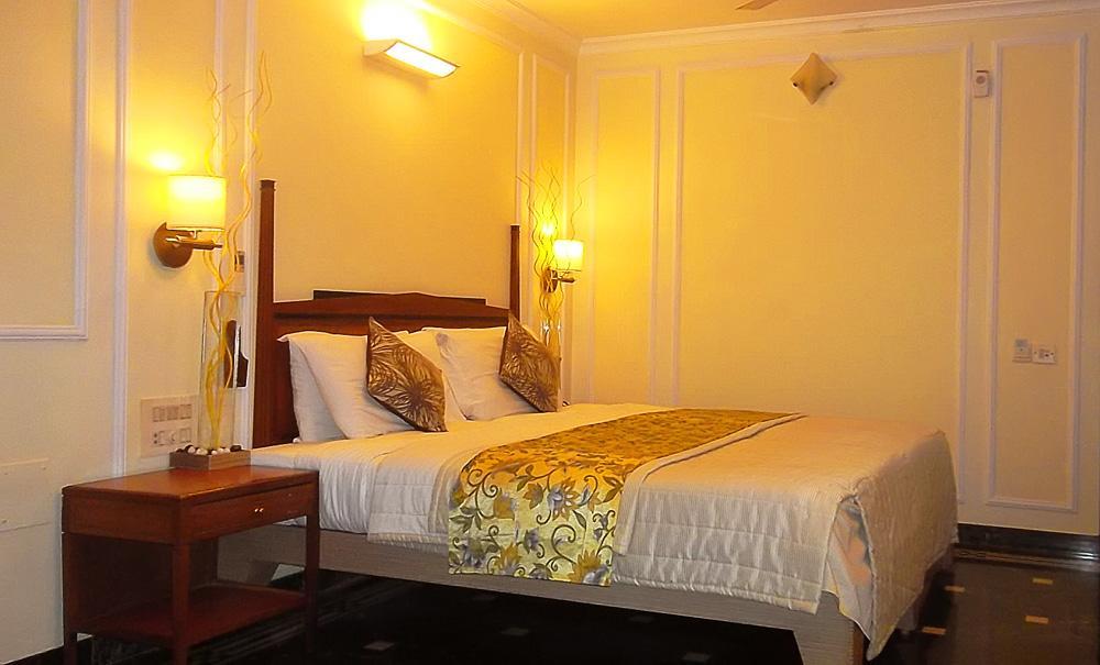Hiltop Hotel Мумбаи Экстерьер фото